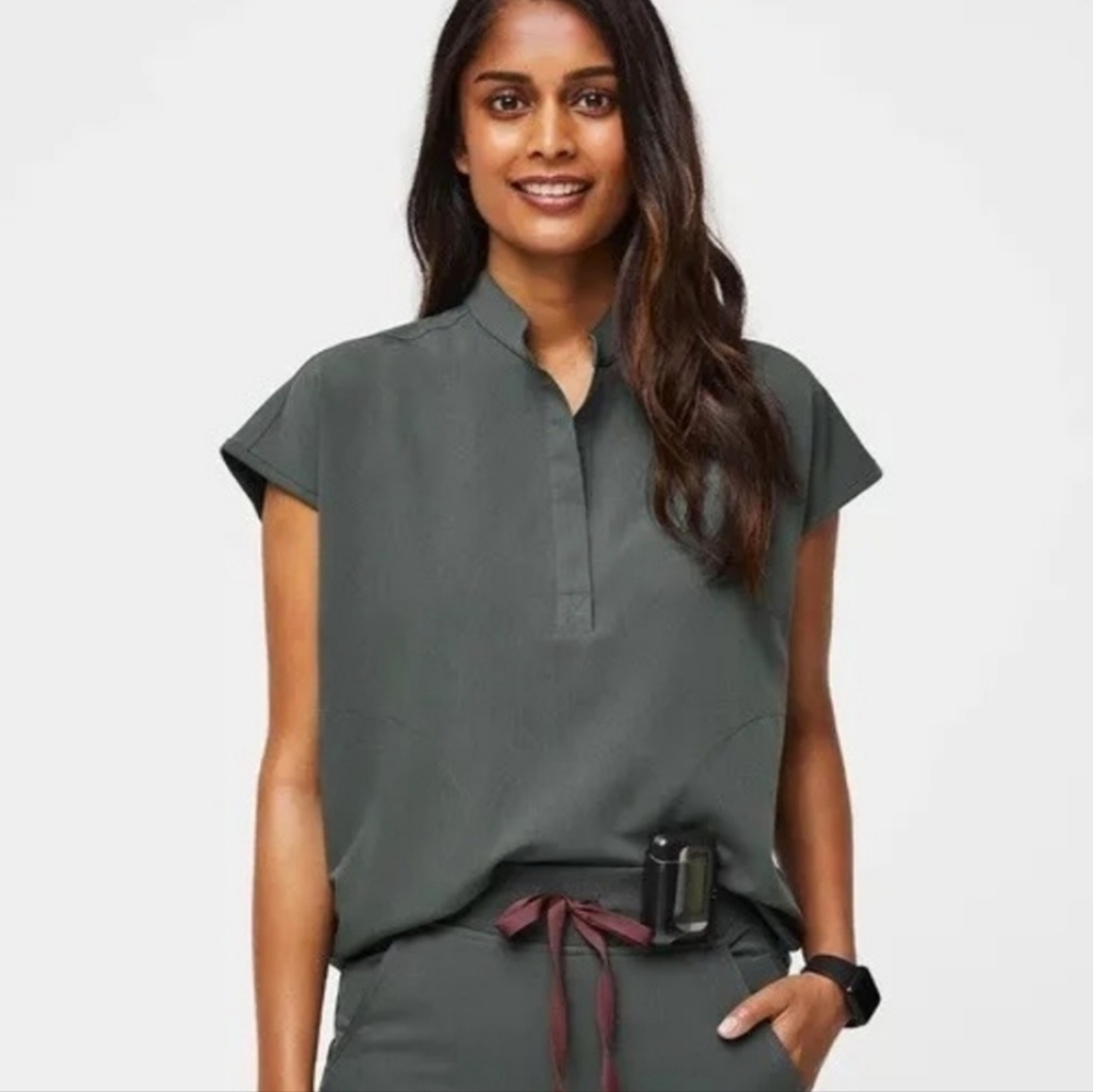 Figs women's Rafaela scrub top size S